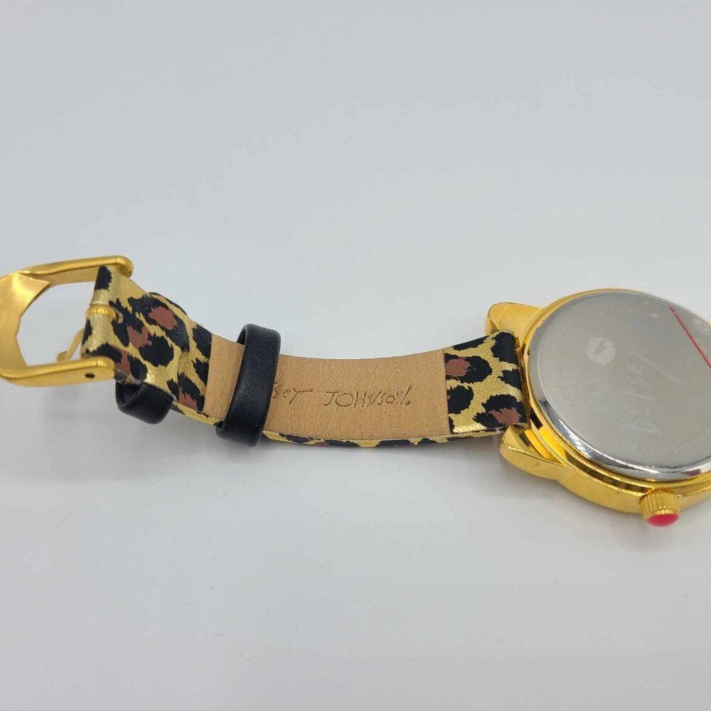 Betsey Johnson Mother of Pearl Cat Face Watch New!  Working  NWOT! - Picture 2 of 14